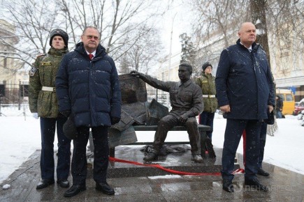 В центре Пензы во вторник, 30 декабря, открыли памятник инициатору образования Пензенской области Александру Петровичу Баталину
