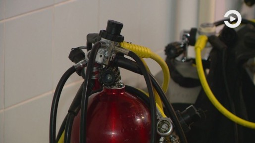 Пензенские дайверы нарядили новогоднюю ёлку под водой