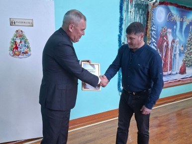 Ильдар Акчурин поздравил с наступающим Новым годом детей из коррекционной школы-интерната с. Неверкино