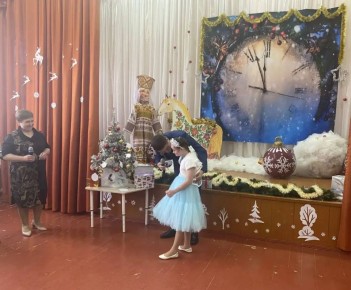 В преддверии Нового года работники органов прокуратуры Пензенской области посетили в Мокшане учреждение для детей с особенностями развития