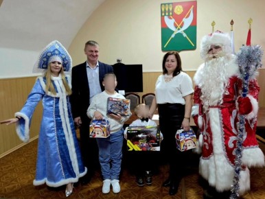 Дмитрий Петров присоединился к акции «Елка желаний»